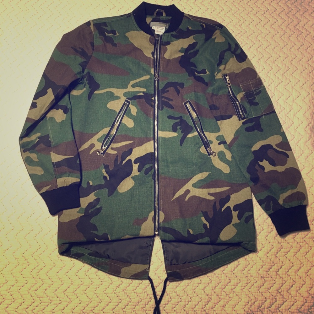 Men’s camo jacket -Like new